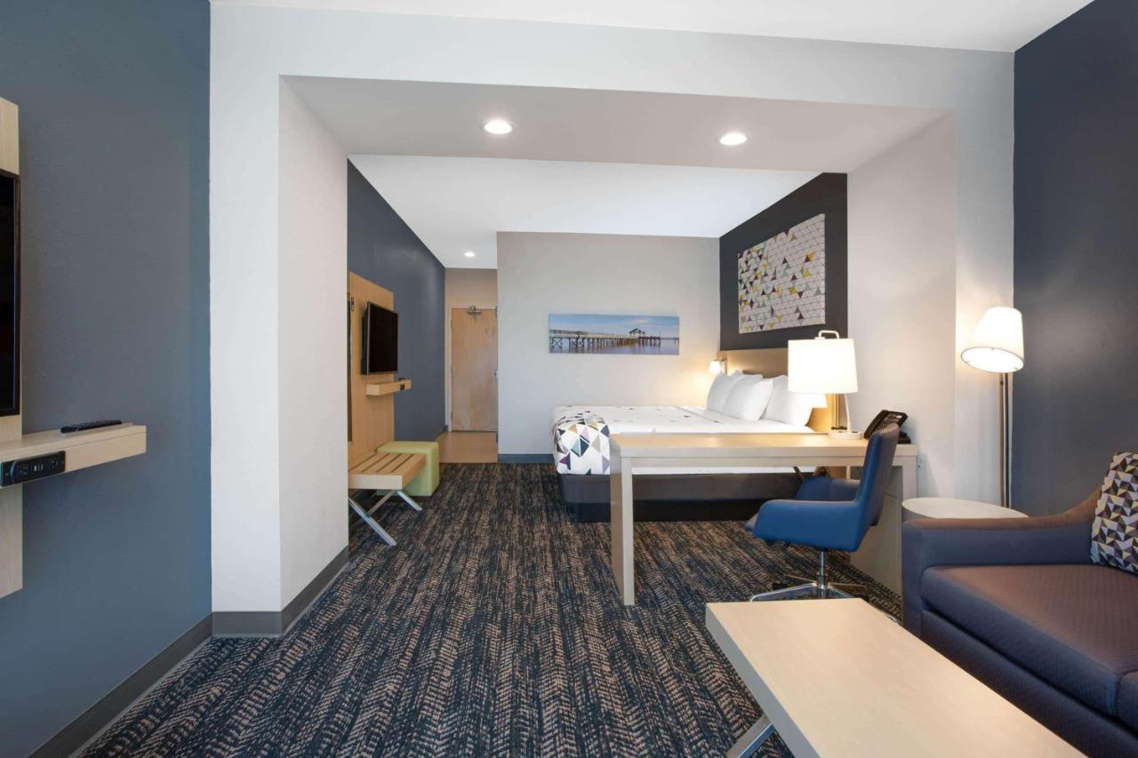 La Quinta Inn & Suites By Wyndham Manassas, Va- Dulles Airport エクステリア 写真