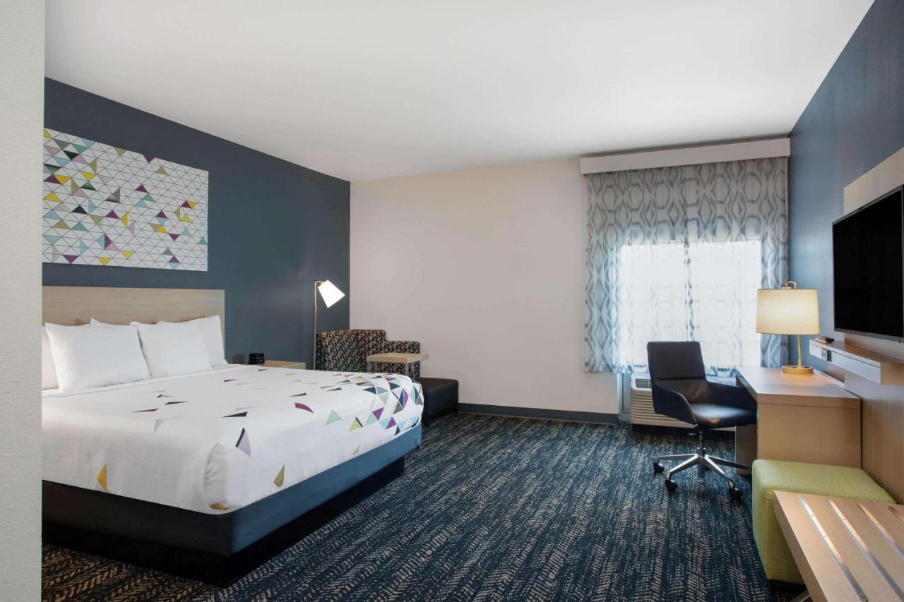 La Quinta Inn & Suites By Wyndham Manassas, Va- Dulles Airport エクステリア 写真